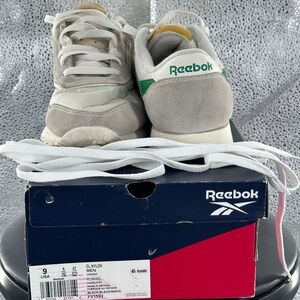 Reebok mens Gray and Green Classic Sneakers
